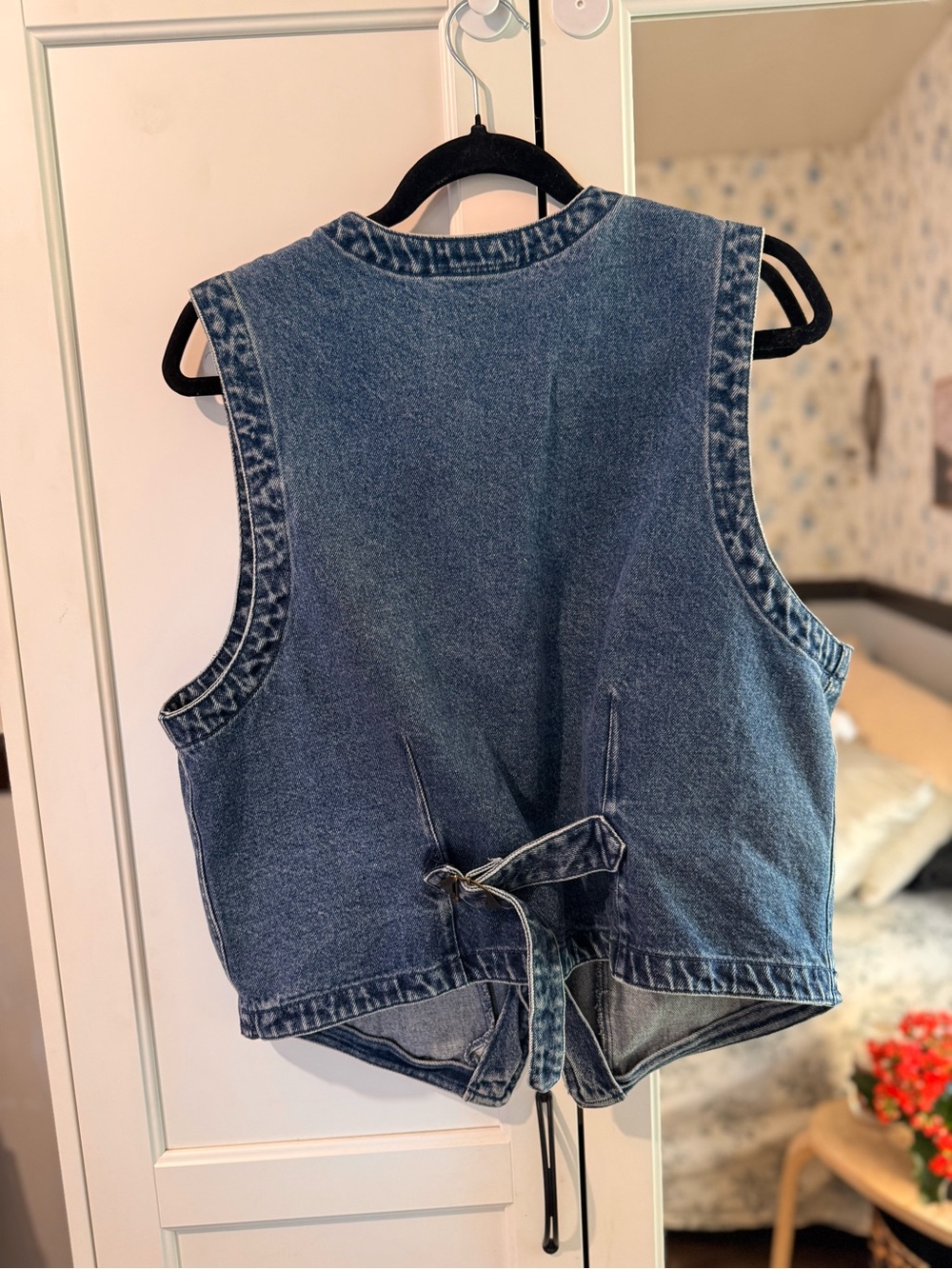 Vintage Denim Vest with Button Front - Blue - Picture 5 of 6